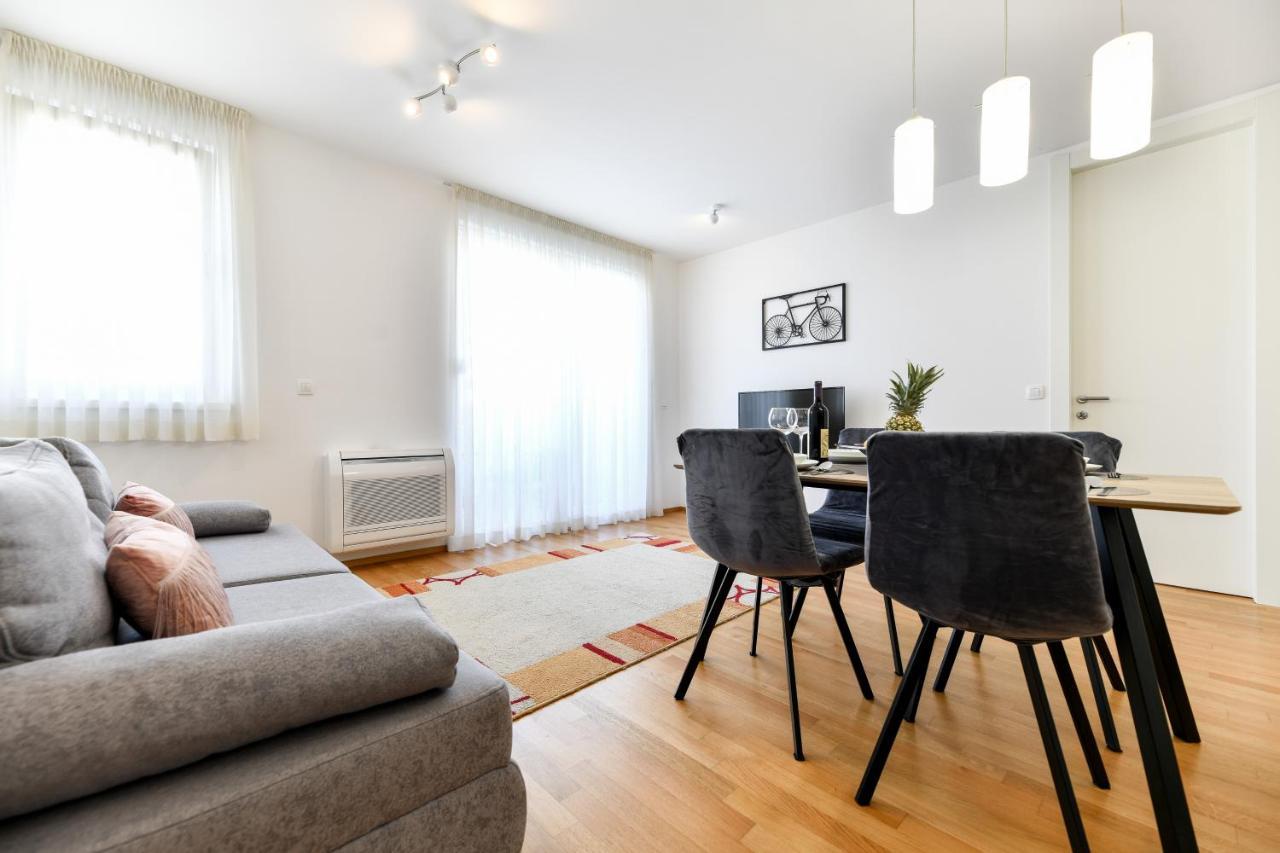 Modern Apartment For 2025' Vacation In زادار المظهر الخارجي الصورة