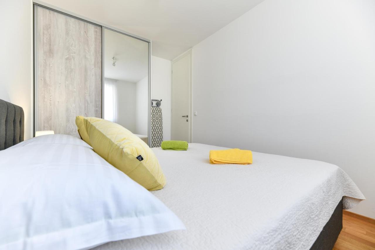 Modern Apartment For 2025' Vacation In زادار المظهر الخارجي الصورة
