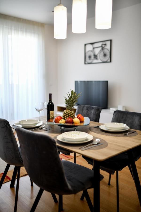 Modern Apartment For 2025' Vacation In زادار المظهر الخارجي الصورة