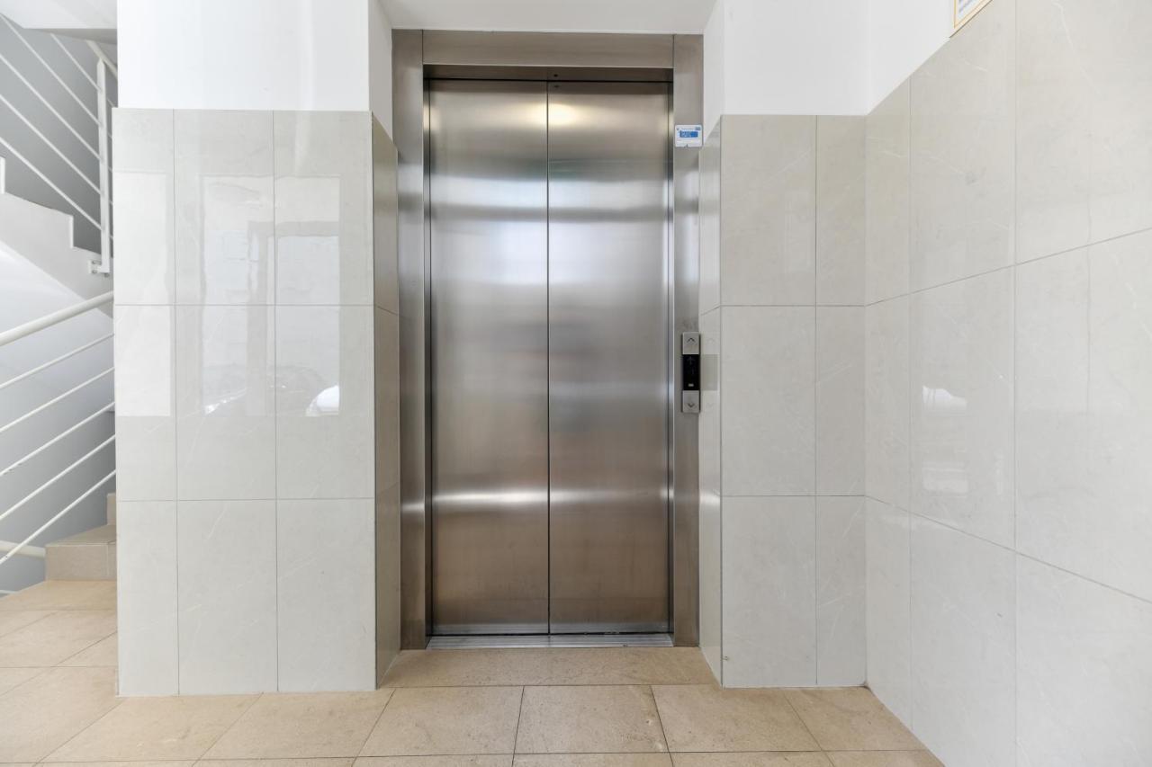 Modern Apartment For 2025' Vacation In زادار المظهر الخارجي الصورة